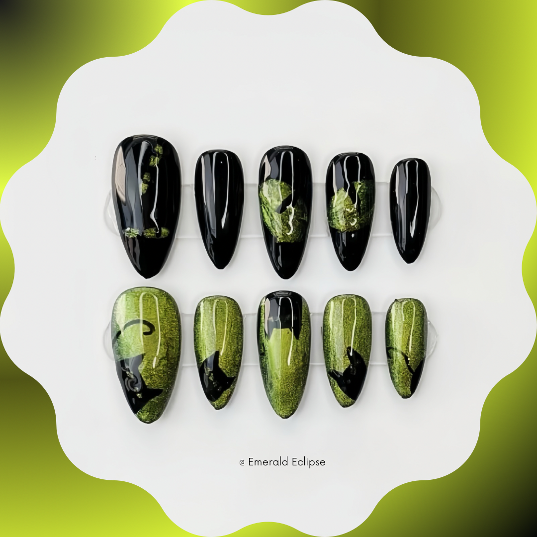 Emerald Eclipse Handmade Press-on Nails 🖤 Medium Almond