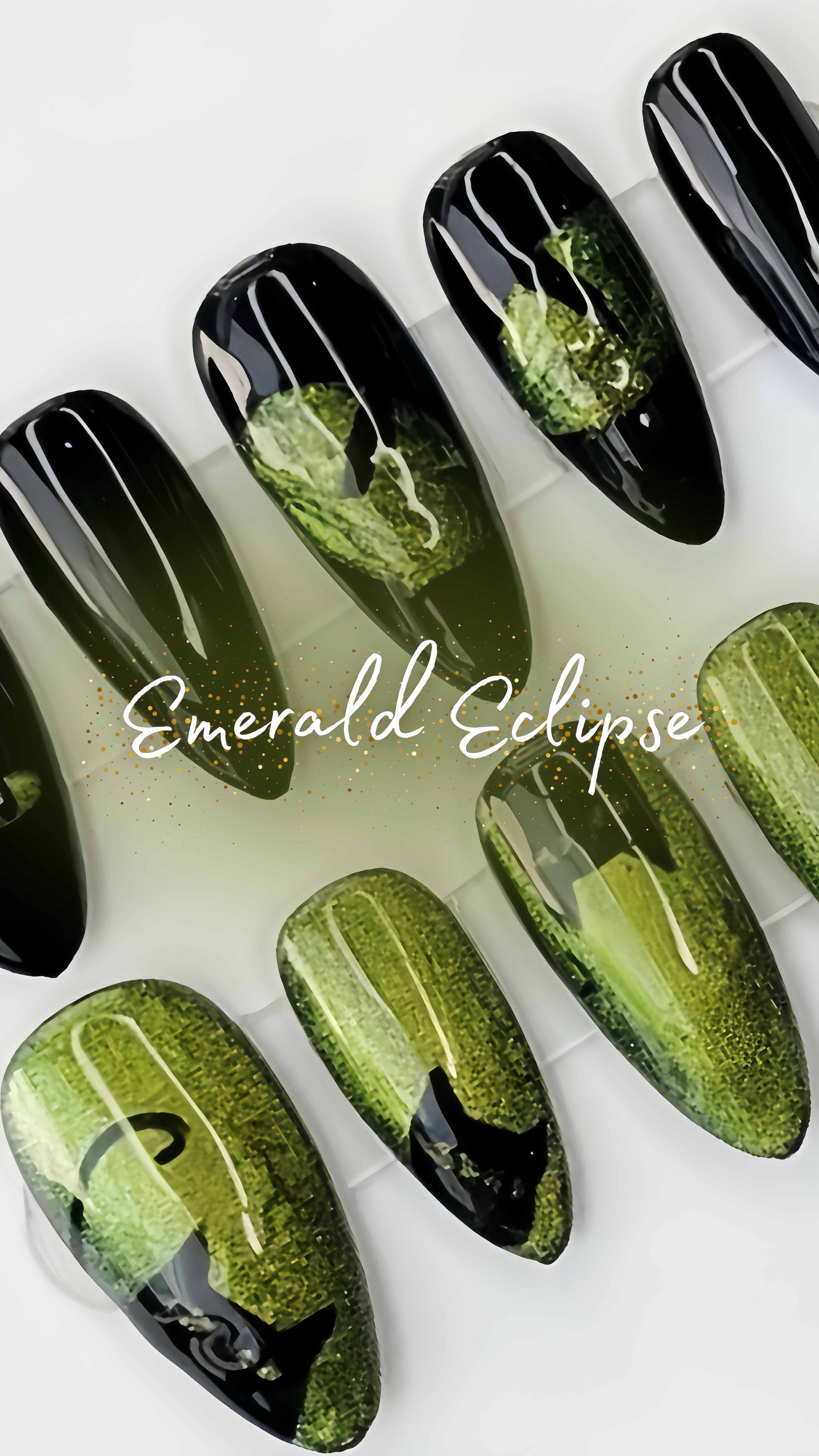 Emerald Eclipse Handmade Press-on Nails 🖤 Medium Almond